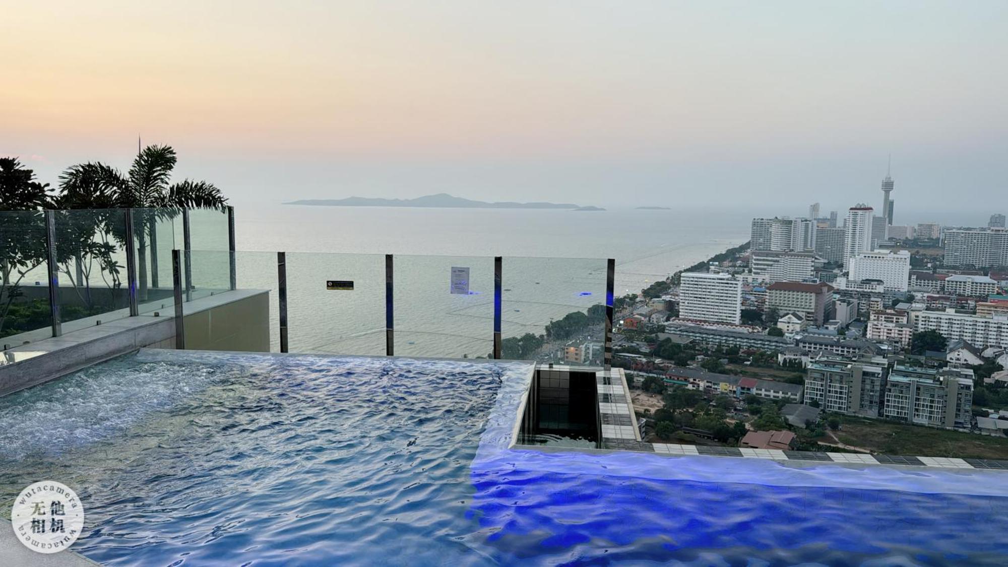 Copacabana Beach Jomtien 科帕卡巴纳海乔木提安海滩毗邻乔木提安夜市 Bagian luar foto