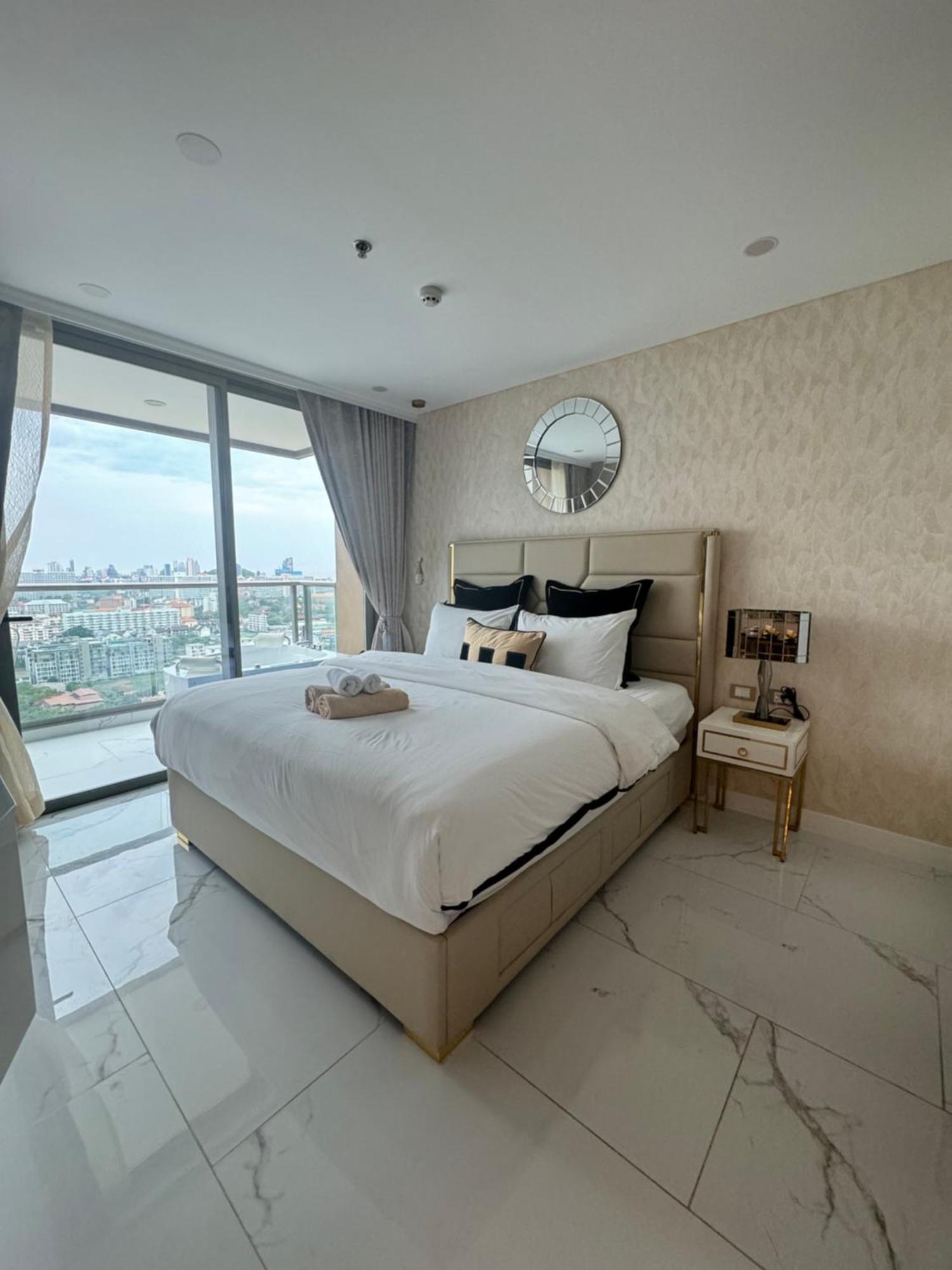 Copacabana Beach Jomtien 科帕卡巴纳海乔木提安海滩毗邻乔木提安夜市 Bagian luar foto