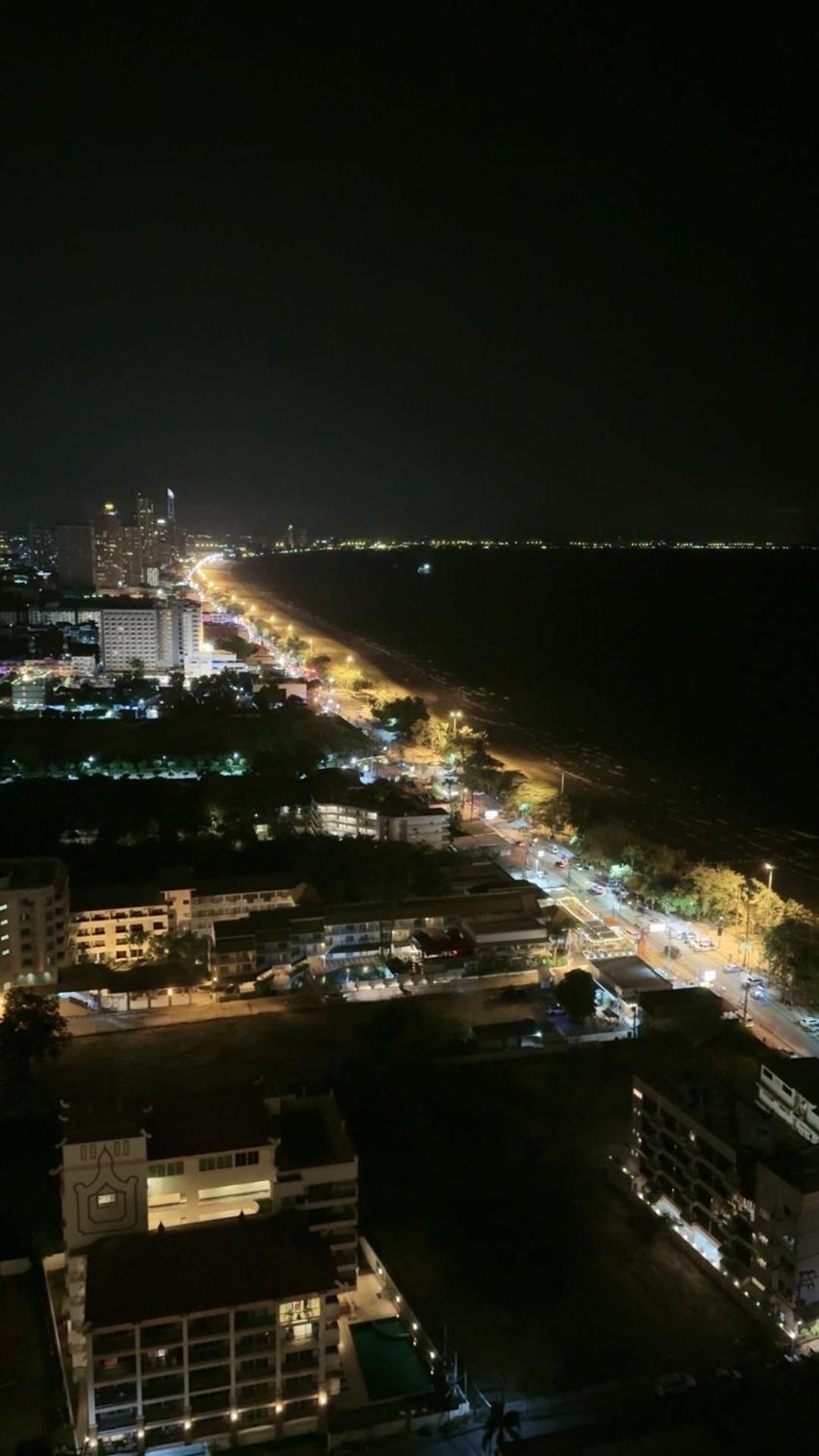 Copacabana Beach Jomtien 科帕卡巴纳海乔木提安海滩毗邻乔木提安夜市 Bagian luar foto