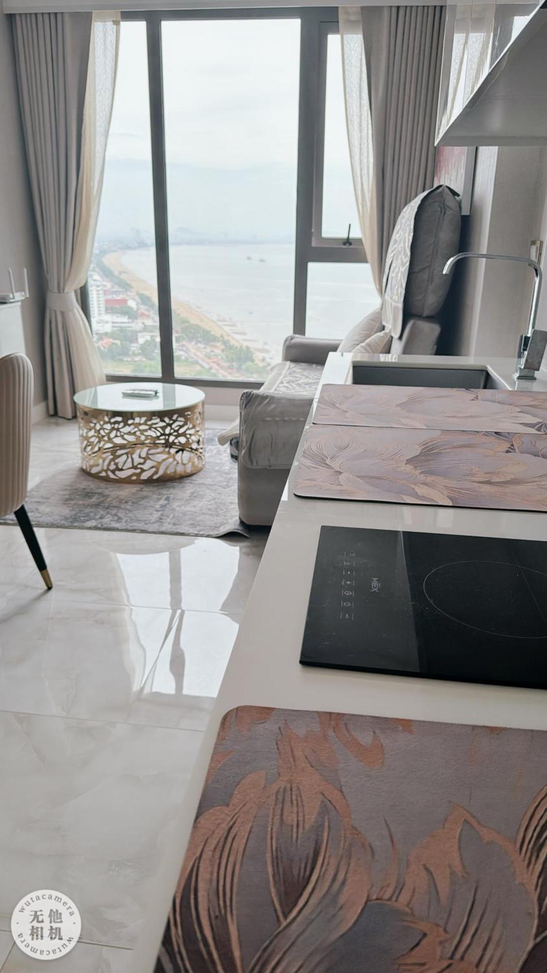 Copacabana Beach Jomtien 科帕卡巴纳海乔木提安海滩毗邻乔木提安夜市 Bagian luar foto