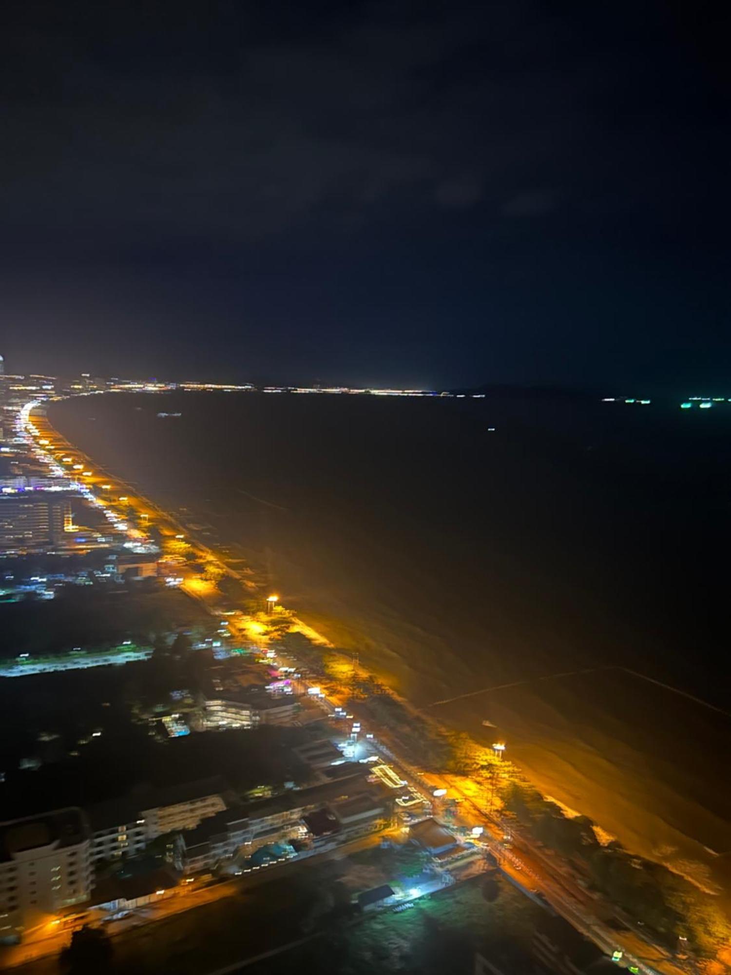 Copacabana Beach Jomtien 科帕卡巴纳海乔木提安海滩毗邻乔木提安夜市 Bagian luar foto